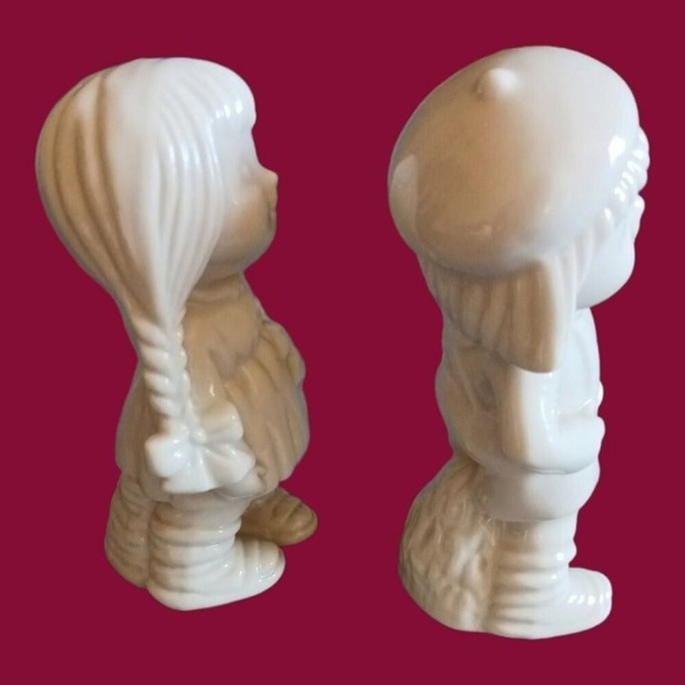 Vintage figurines ceramic boy and girl - Picture 3 of 5